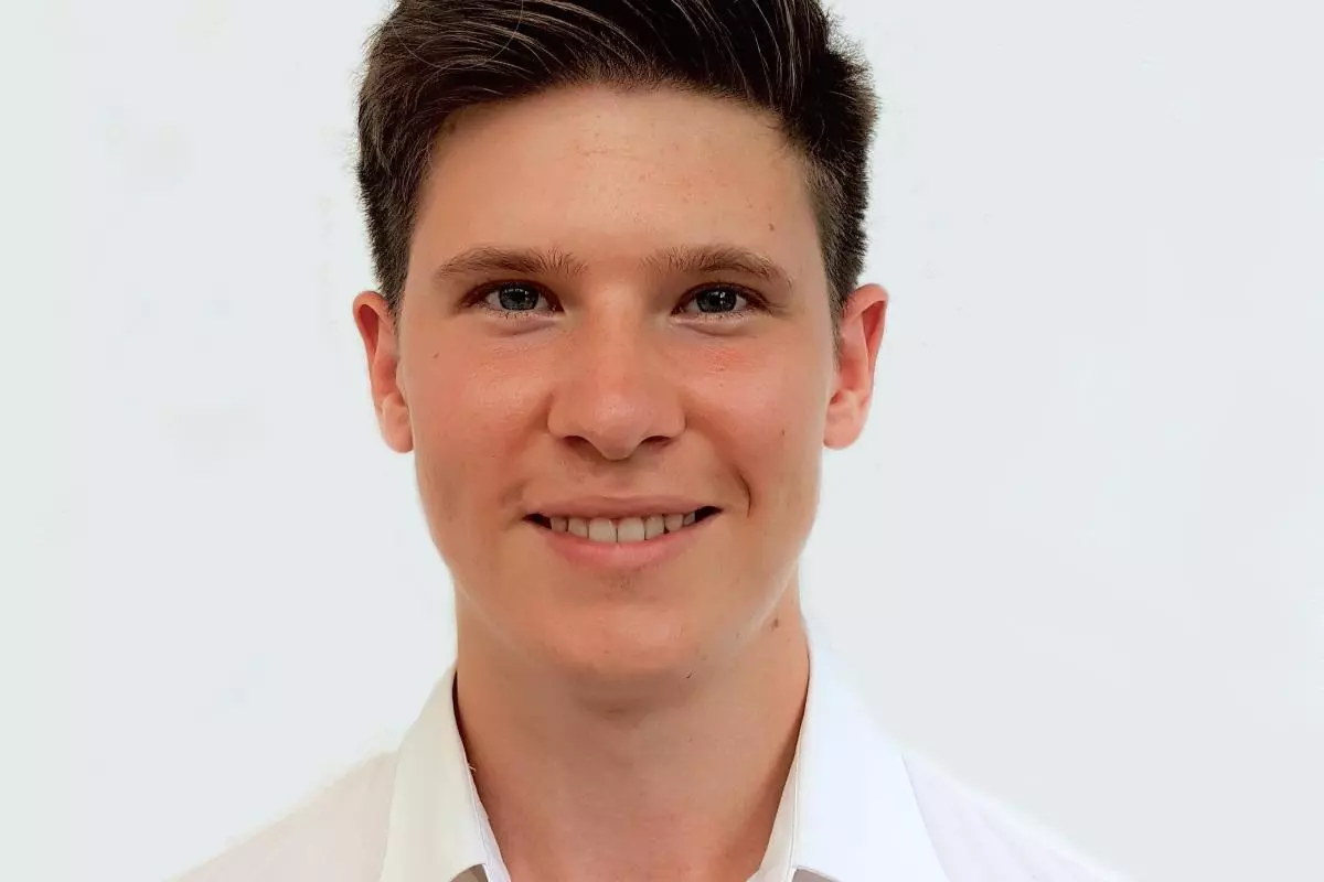 laszlo mikolas profile picture
